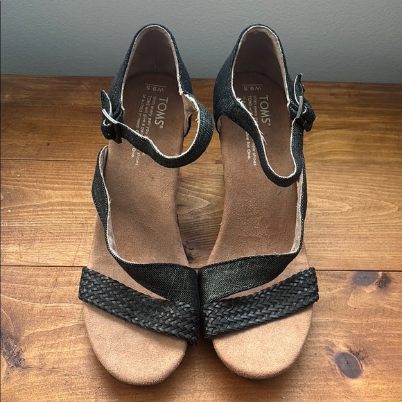 TOMS | Clarissa Wedge Sandal in Black Metallic Linen Size 9.5US - Picture 3 of 14